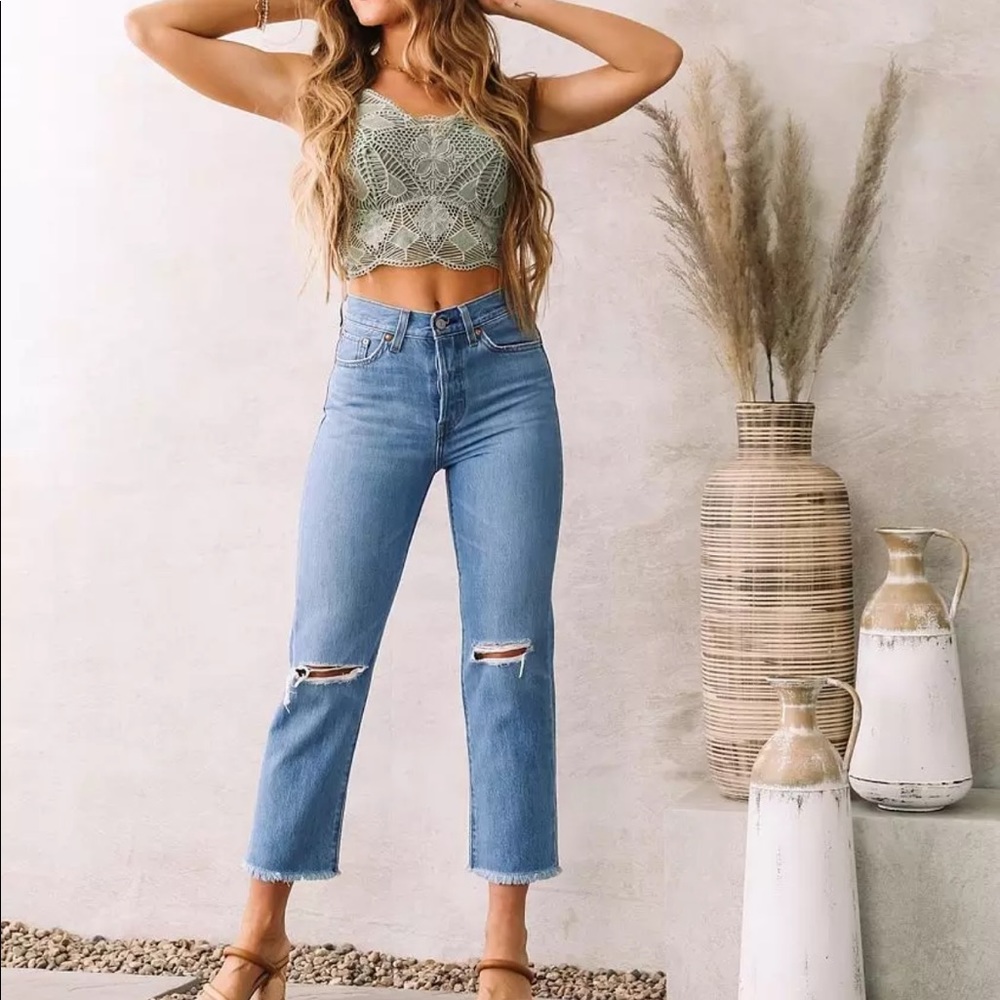 Levi’s Cropped Jeans